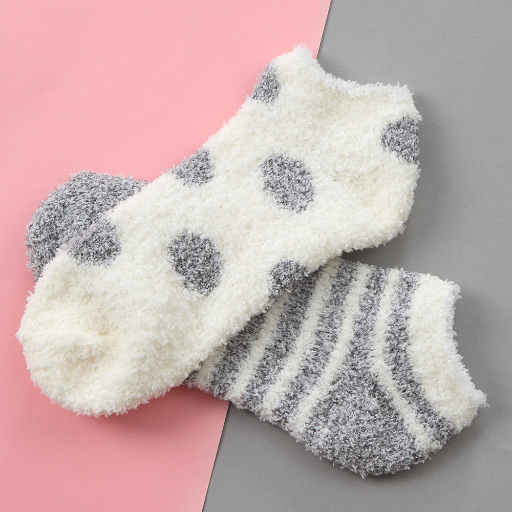 Ladies 2 Pairs Grey Stars Trainer Cosy Socks